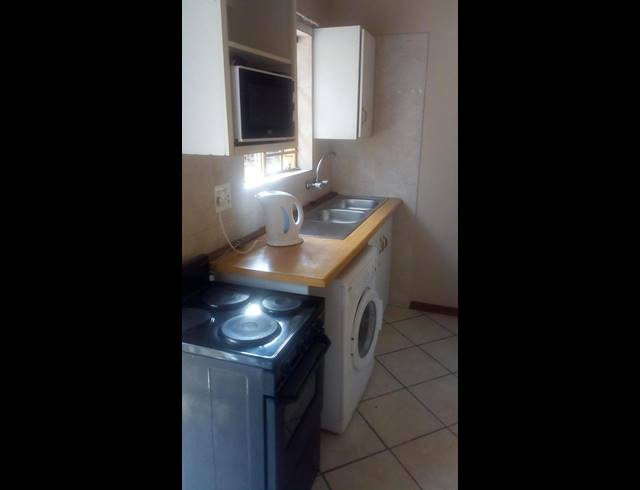 1 BEDROOM PROPERTY TO RENT IN KANONIERSPARK